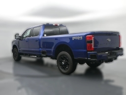 Ford Super Duty F-350 SRW XLT 4WD Crew Cab 8' Box 2026