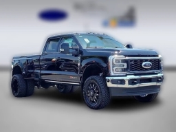 Ford Super Duty F-350 DRW LARIAT 4WD Crew Cab 8' Box 2025