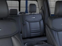 Ford Super Duty F-350 DRW Platinum 4WD Crew Cab 8' Box 2026