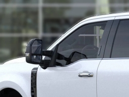 Ford Super Duty F-350 DRW Platinum 4WD Crew Cab 8' Box 2026