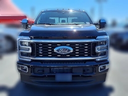 Ford Super Duty F-350 DRW Platinum 4WD Crew Cab 8' Box 2026