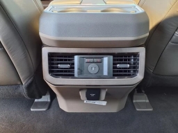 Ford Super Duty F-350 DRW Platinum 4WD Crew Cab 8' Box 2026