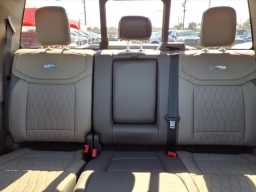 Ford Super Duty F-350 DRW Platinum 4WD Crew Cab 8' Box 2026