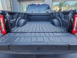 Ford Super Duty F-350 DRW LARIAT 4WD Crew Cab 8' Box 2025