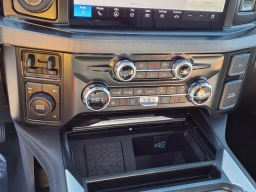 Ford Super Duty F-350 DRW Platinum 4WD Crew Cab 8' Box 2026