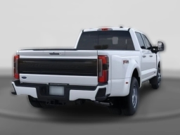 Ford Super Duty F-350 DRW Platinum 4WD Crew Cab 8' Box 2026