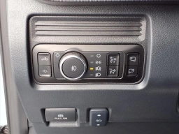 Ford Super Duty F-350 DRW Platinum 4WD Crew Cab 8' Box 2026