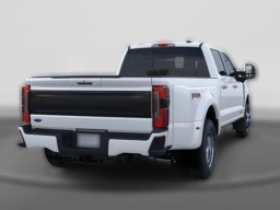 Ford Super Duty F-350 DRW Platinum 4WD Crew Cab 8' Box 2026