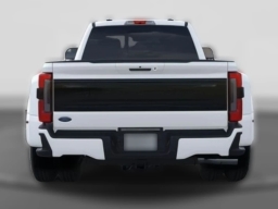 Ford Super Duty F-350 DRW Platinum 4WD Crew Cab 8' Box 2026