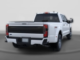Ford Super Duty F-350 DRW Platinum 4WD Crew Cab 8' Box 2026