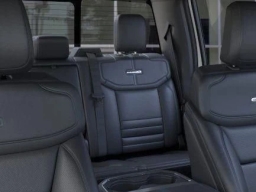 Ford Super Duty F-350 DRW Platinum 4WD Crew Cab 8' Box 2026