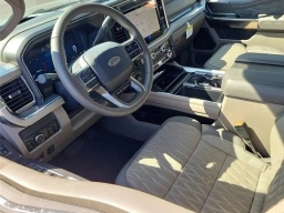 Ford Super Duty F-350 DRW Platinum 4WD Crew Cab 8' Box 2025