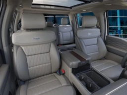 Ford Super Duty F-350 DRW Platinum 4WD Crew Cab 8' Box 2026