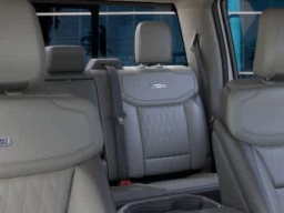 Ford Super Duty F-350 DRW Platinum 4WD Crew Cab 8' Box 2026