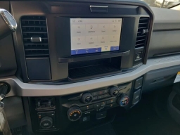 Ford Super Duty F-350 DRW XLT 4WD Crew Cab 8' Box 2026