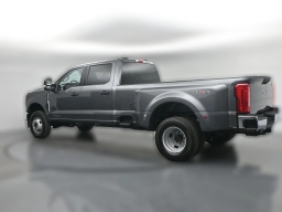 Ford Super Duty F-350 DRW XLT 4WD Crew Cab 8' Box 2026