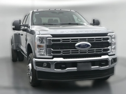 Ford Super Duty F-350 DRW XLT 4WD Crew Cab 8' Box 2026