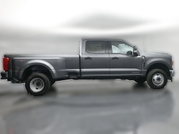 Ford Super Duty F-350 DRW XLT 4WD Crew Cab 8' Box 2026