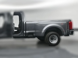 Ford Super Duty F-350 DRW XLT 4WD Crew Cab 8' Box 2026