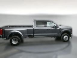 Ford Super Duty F-350 DRW XLT 4WD Crew Cab 8' Box 2026