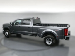 Ford Super Duty F-350 DRW XLT 4WD Crew Cab 8' Box 2026