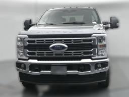 Ford Super Duty F-350 DRW XLT 4WD Crew Cab 8' Box 2026
