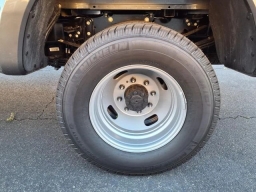 Ford Super Duty F-350 DRW XL 4WD Crew Cab 8' Box 2026