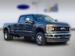Ford Super Duty F-350 DRW LARIAT 4WD Crew Cab 8' Box 2026