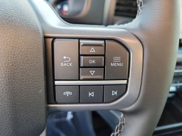 Ford Super Duty F-350 DRW LARIAT 4WD Crew Cab 8' Box 2026