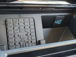 Ford Super Duty F-350 DRW LARIAT 4WD Crew Cab 8' Box 2026