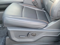 Ford Super Duty F-350 DRW LARIAT 4WD Crew Cab 8' Box 2026