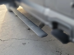 Ford Super Duty F-350 DRW LARIAT 4WD Crew Cab 8' Box 2026