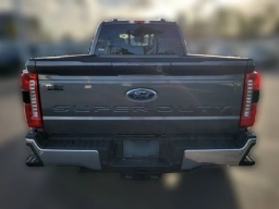 Ford Super Duty F-350 DRW LARIAT 4WD Crew Cab 8' Box 2026