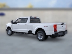 Ford Super Duty F-350 DRW XLT 4WD Crew Cab 8' Box 2026