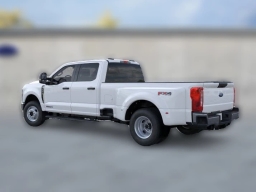 Ford Super Duty F-350 DRW XLT 4WD Crew Cab 8' Box 2026