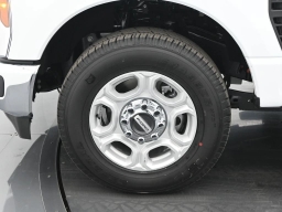 Ford Super Duty F-350 SRW XLT 2WD SuperCab 8' Box 2026