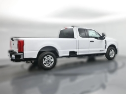 Ford Super Duty F-350 SRW XLT 2WD SuperCab 8' Box 2026