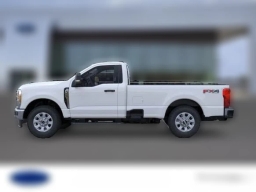 Ford Super Duty F-350 SRW XLT 4WD Reg Cab 8' Box 2025