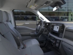 Ford Super Duty F-350 SRW XLT 4WD Reg Cab 8' Box 2025