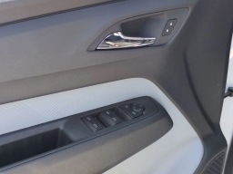 Chevrolet Bolt RS FWD 4dr 2027