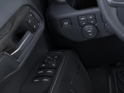 Chevrolet Silverado 1500 LTZ 4WD Crew Cab 147" 2026