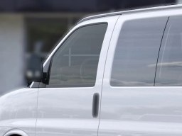 GMC Savana Passenger LS RWD 3500 155" 2025