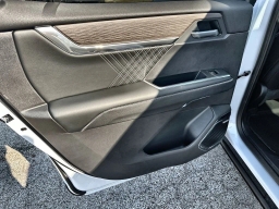 GMC Acadia FWD Denali 4dr 2026