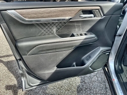 GMC Acadia FWD Denali 4dr 2026