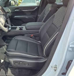 GMC Acadia AWD Denali 4dr 2026