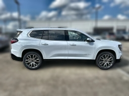 GMC Acadia FWD Denali Ultimate 4dr 2026