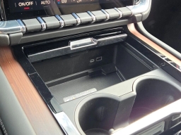 GMC Yukon Denali 4WD 4dr 2025