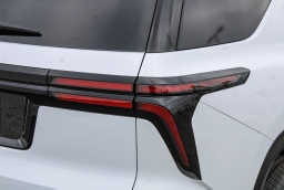 Chevrolet Traverse FWD LT 4dr 2026
