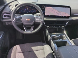 Chevrolet Traverse FWD LT 4dr 2026