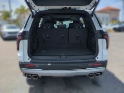 Chevrolet Traverse FWD LT 4dr 2026